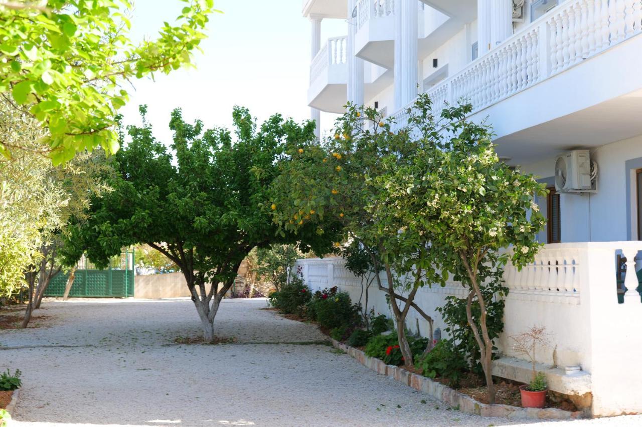 Vila Unique Aparthotel Ksamil Exterior foto